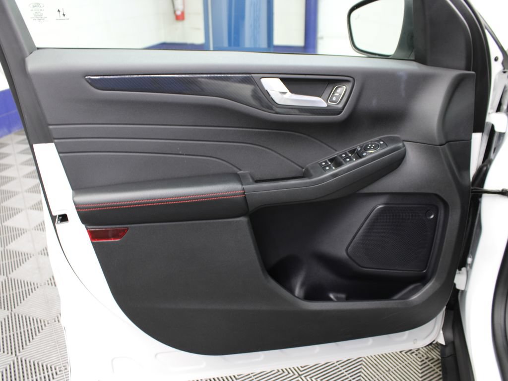 Used 2024 Ford Escape ST-Line w/ Tech Pack #1 AWD/4WD image 59