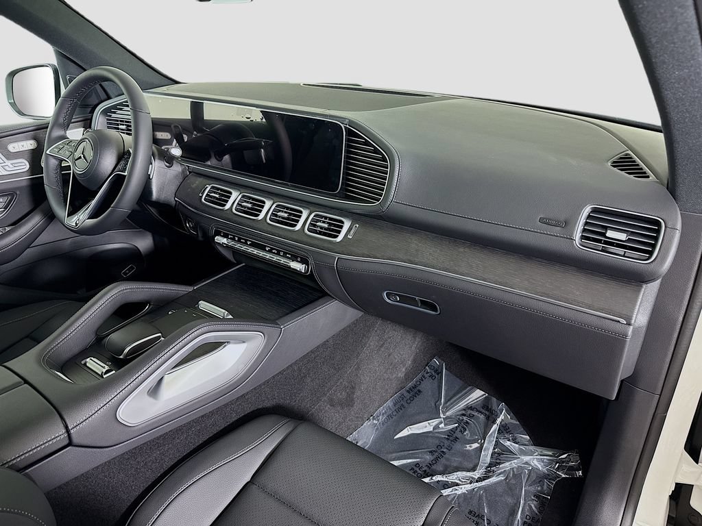 Certified 2026 Mercedes-Benz GLS 450 4MATIC image 32