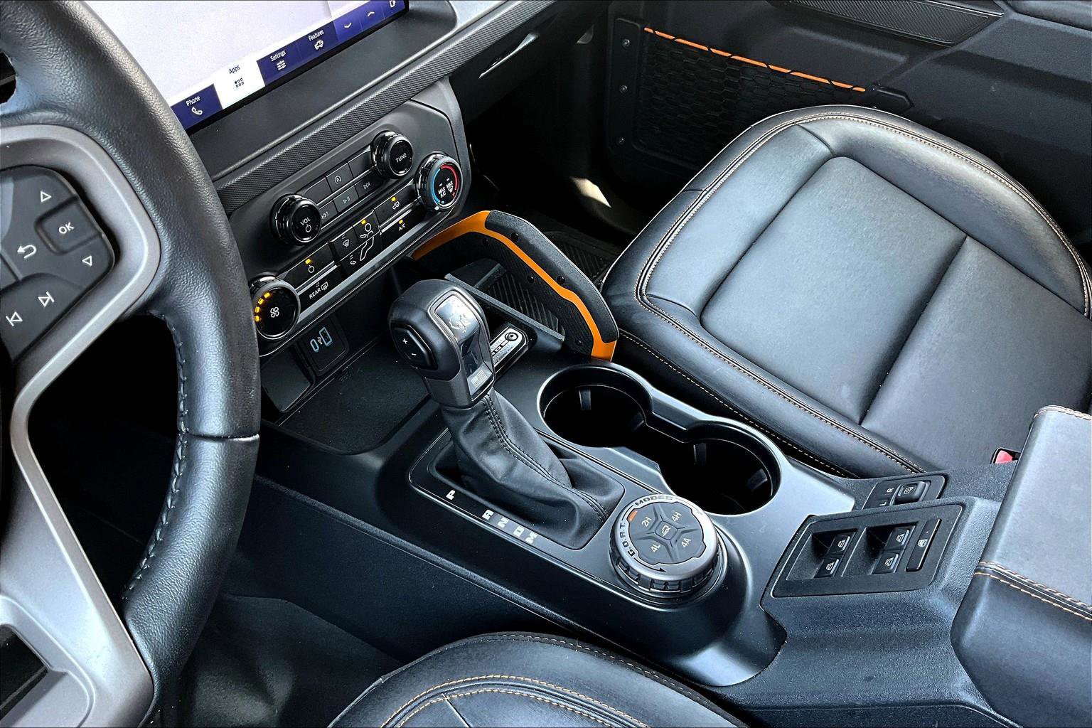 Used 2024 Ford Bronco Badlands image 12