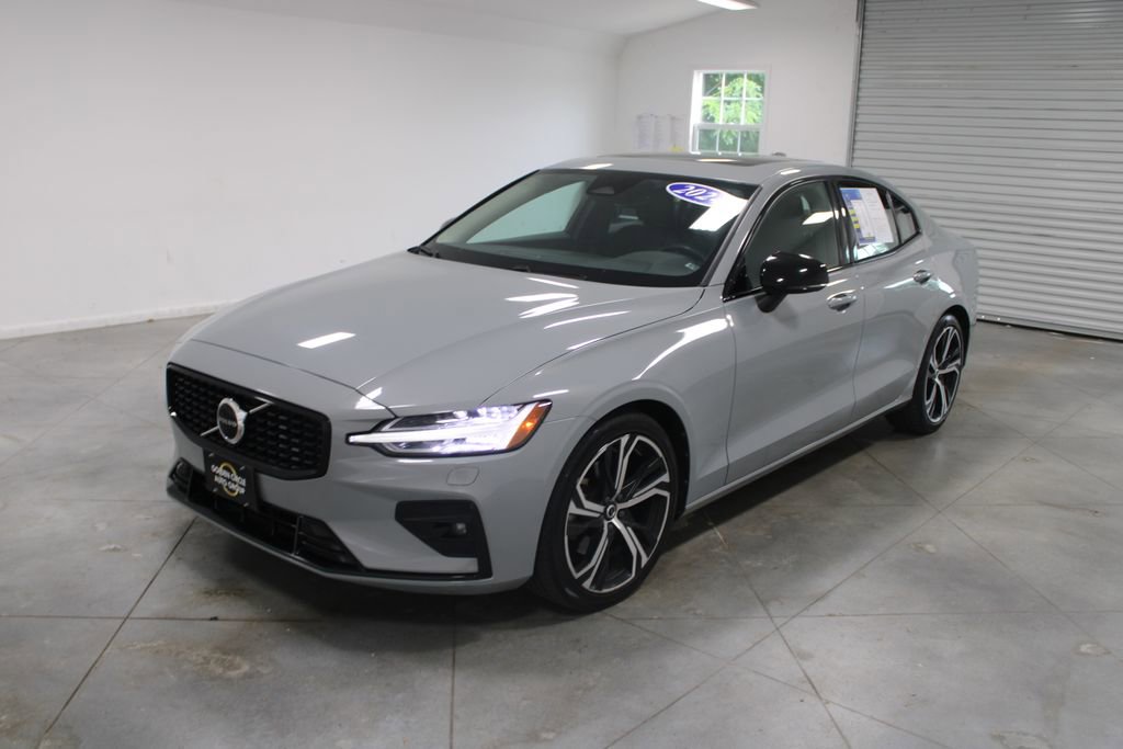 Used 2024 Volvo S60 B5 Core FWD image 4