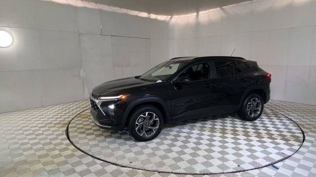 Used 2024 Chevrolet Trax LT w/ Driver Confidence Package FWD image 8