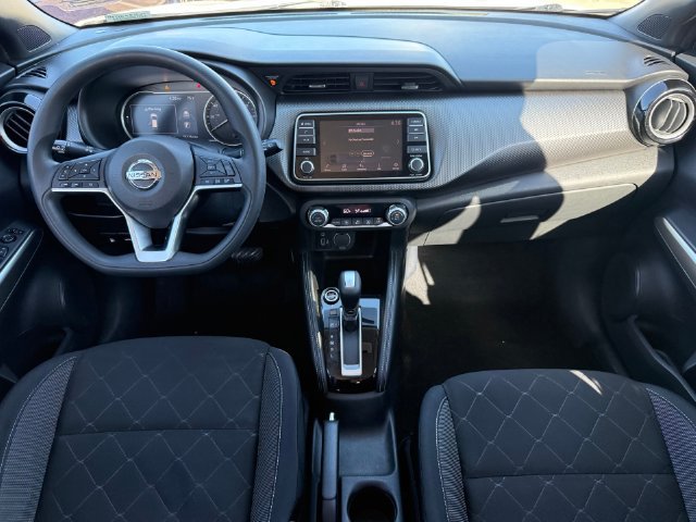 Used 2018 Nissan Kicks SV FWD image 19