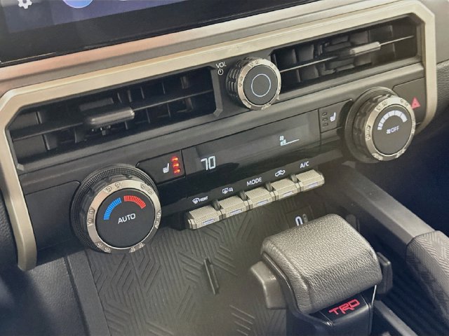 Used 2024 Toyota Tacoma TRD Sport AWD/4WD image 22