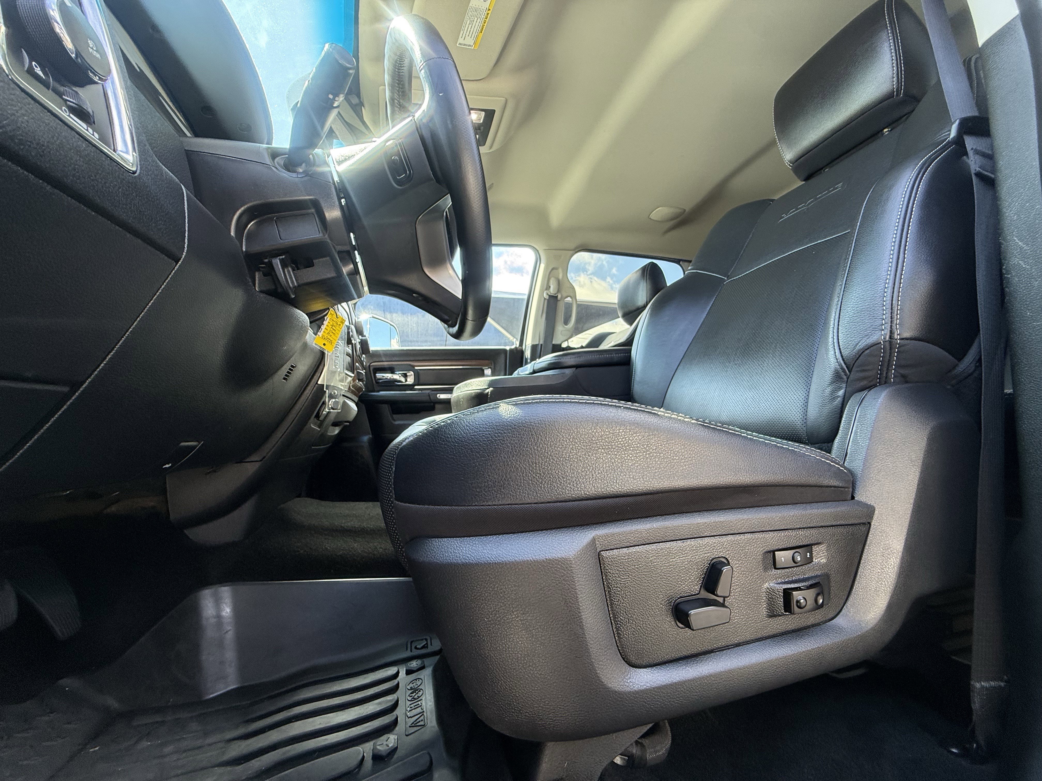 Used 2017 RAM 2500 Laramie image 16