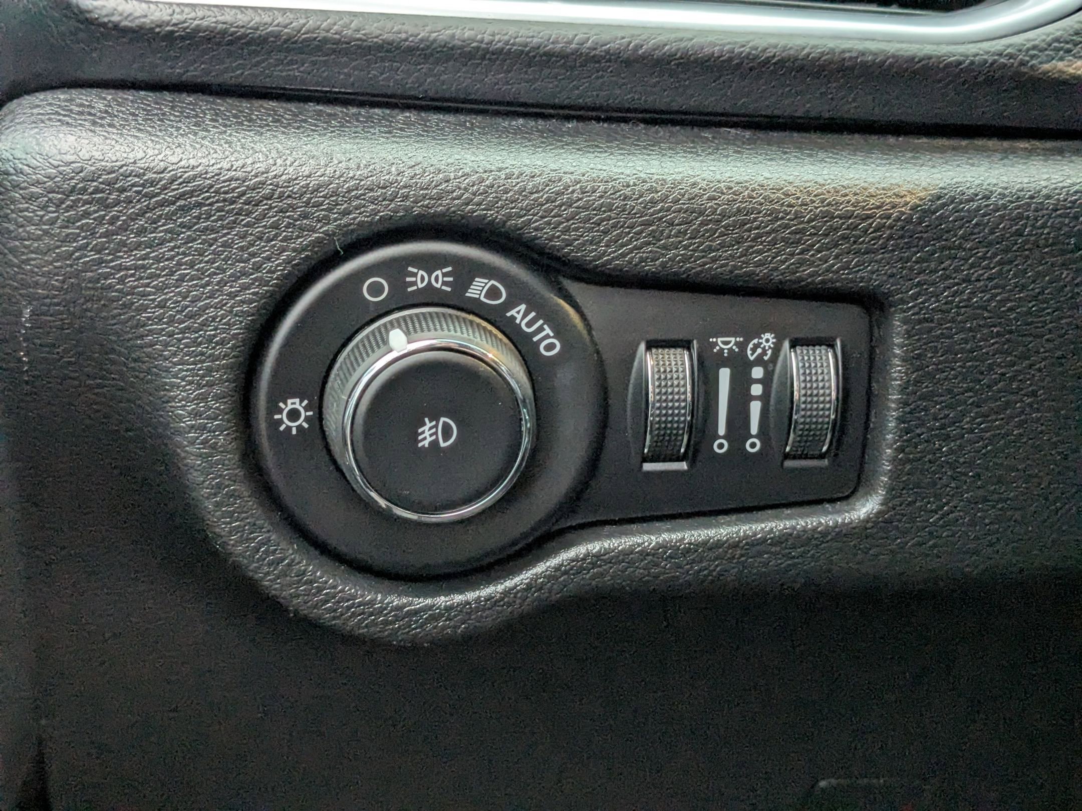 Used 2019 Chrysler Pacifica Touring-L Plus w/ Advanced Safetytec Group image 22