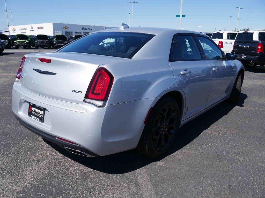 Certified 2022 Chrysler 300 Touring w/ Sport Appearance Package AWD/4WD image 18