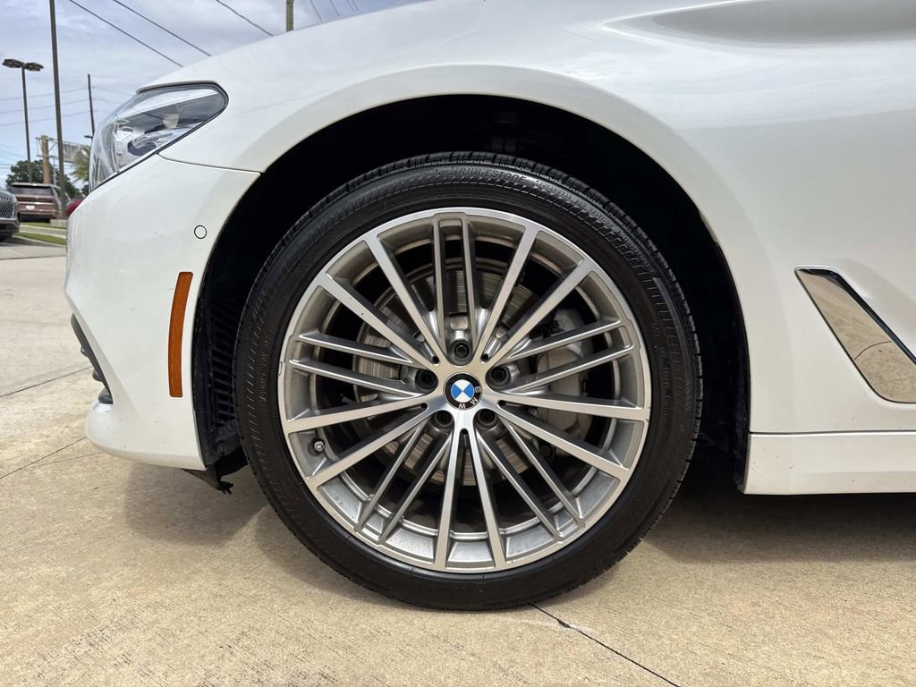 Used 2020 BMW 530i w/ M Sport Package RWD image 6