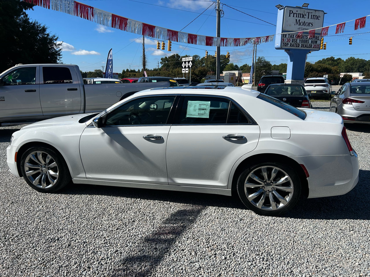Used 2019 Chrysler 300 Limited image 2