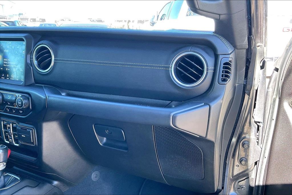 Used 2019 Jeep Wrangler Unlimited Sahara image 22