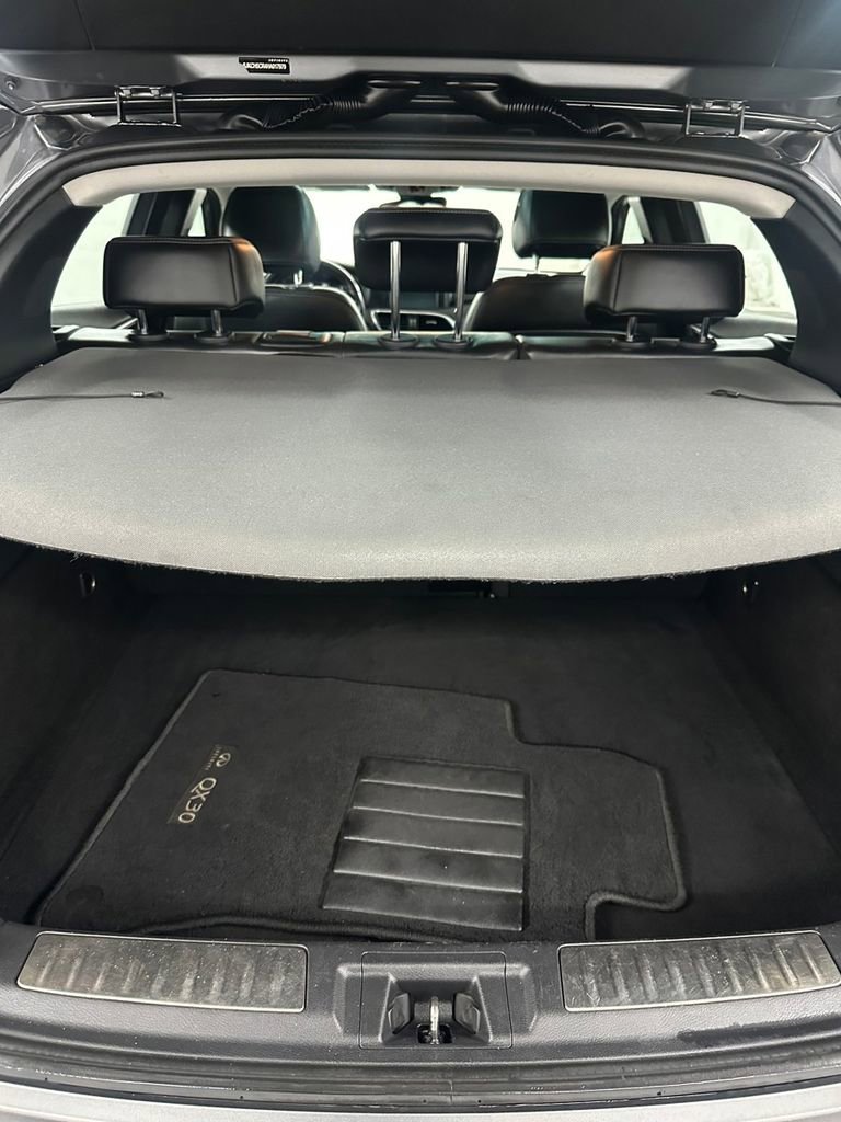 Used 2017 INFINITI QX30 Premium w/ Navigation Package image 30