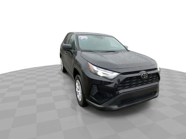 Used 2024 Toyota RAV4 LE image 4
