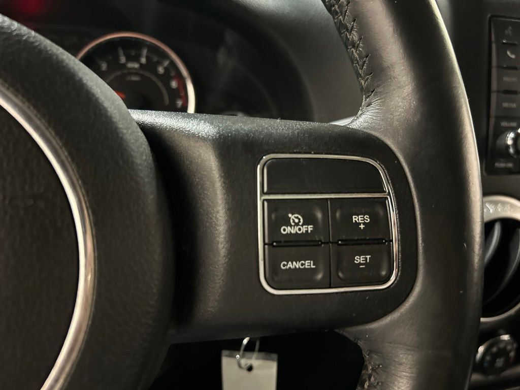 Used 2016 Jeep Wrangler Unlimited Sahara w/ Dual Top Group AWD/4WD image 21