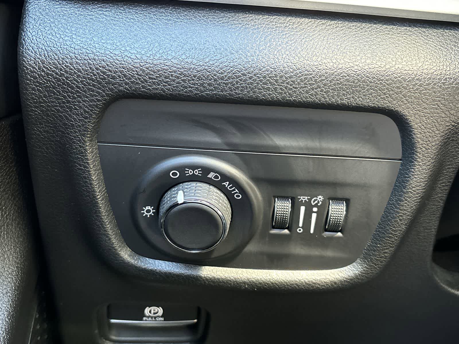 Certified 2023 Jeep Grand Cherokee Altitude AWD/4WD image 17