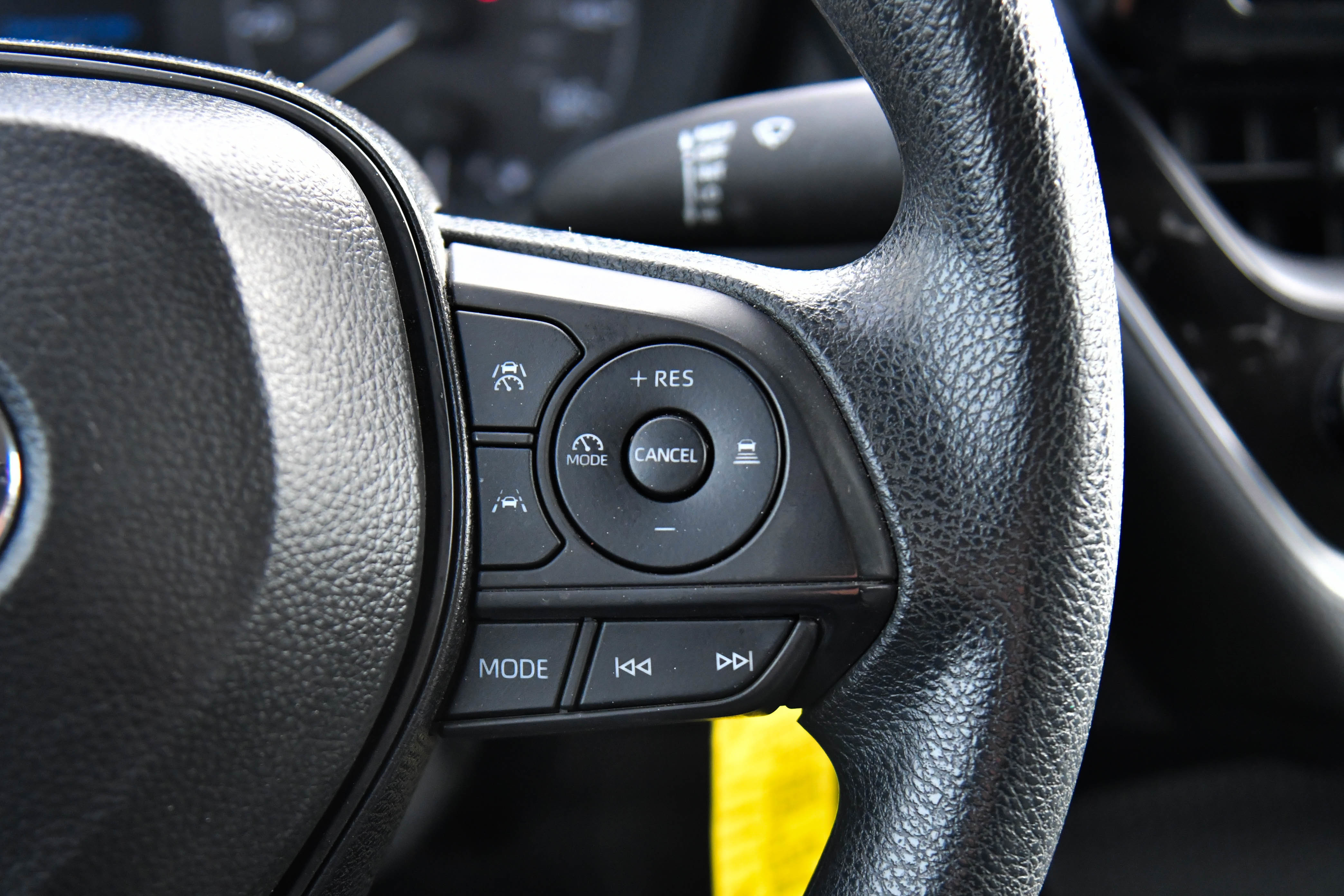 Used 2025 Toyota Corolla LE image 29