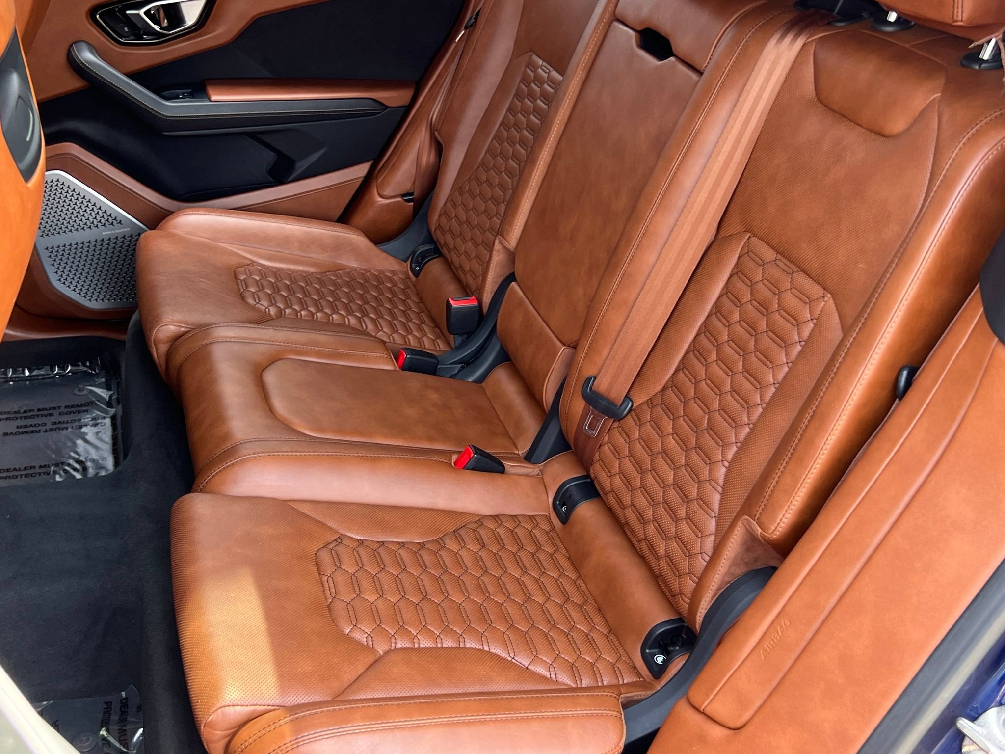 Used 2019 Lamborghini Urus AWD/4WD image 16