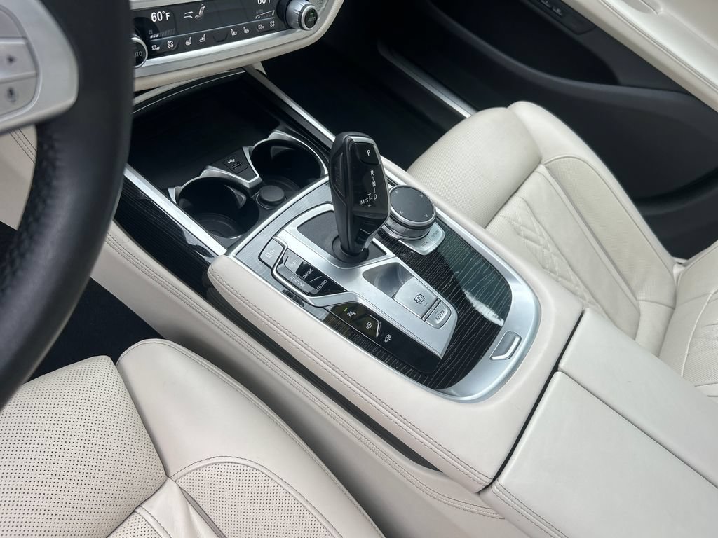 Used 2021 BMW 740i w/ Premium Package RWD image 24