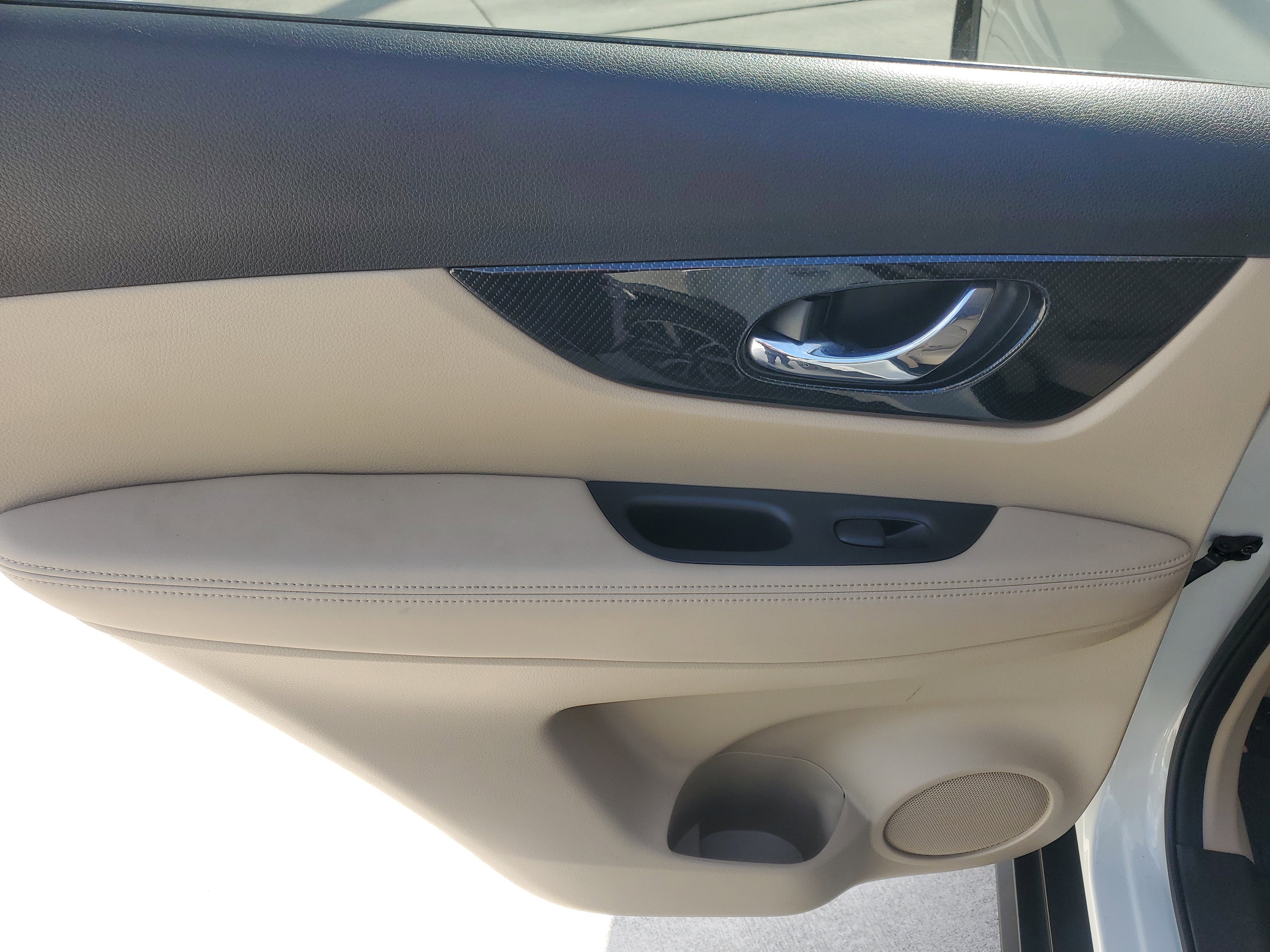 Used 2018 Nissan Rogue SL w/ Premium Package image 18