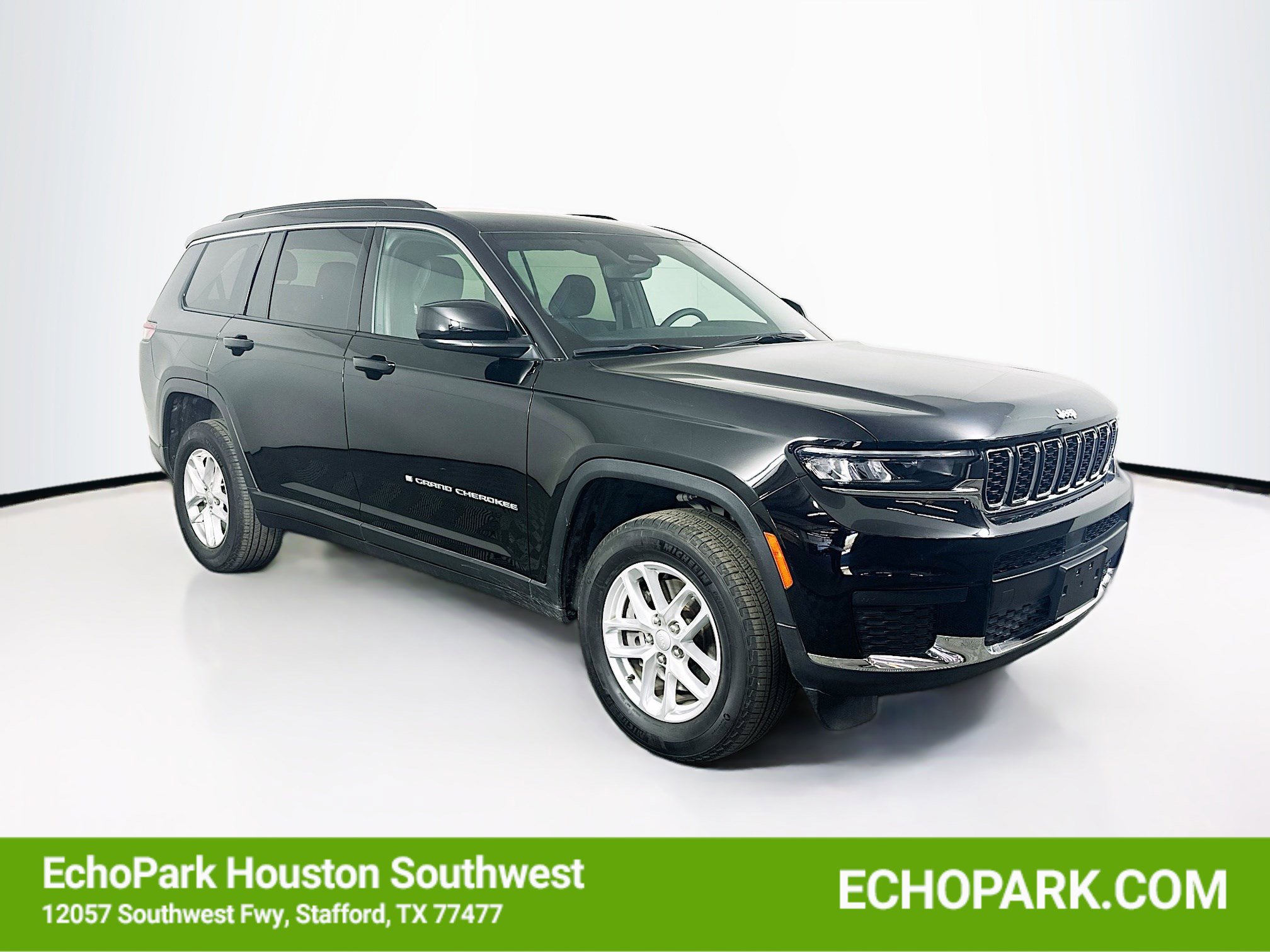 Used 2025 Jeep Grand Cherokee L Laredo image 1