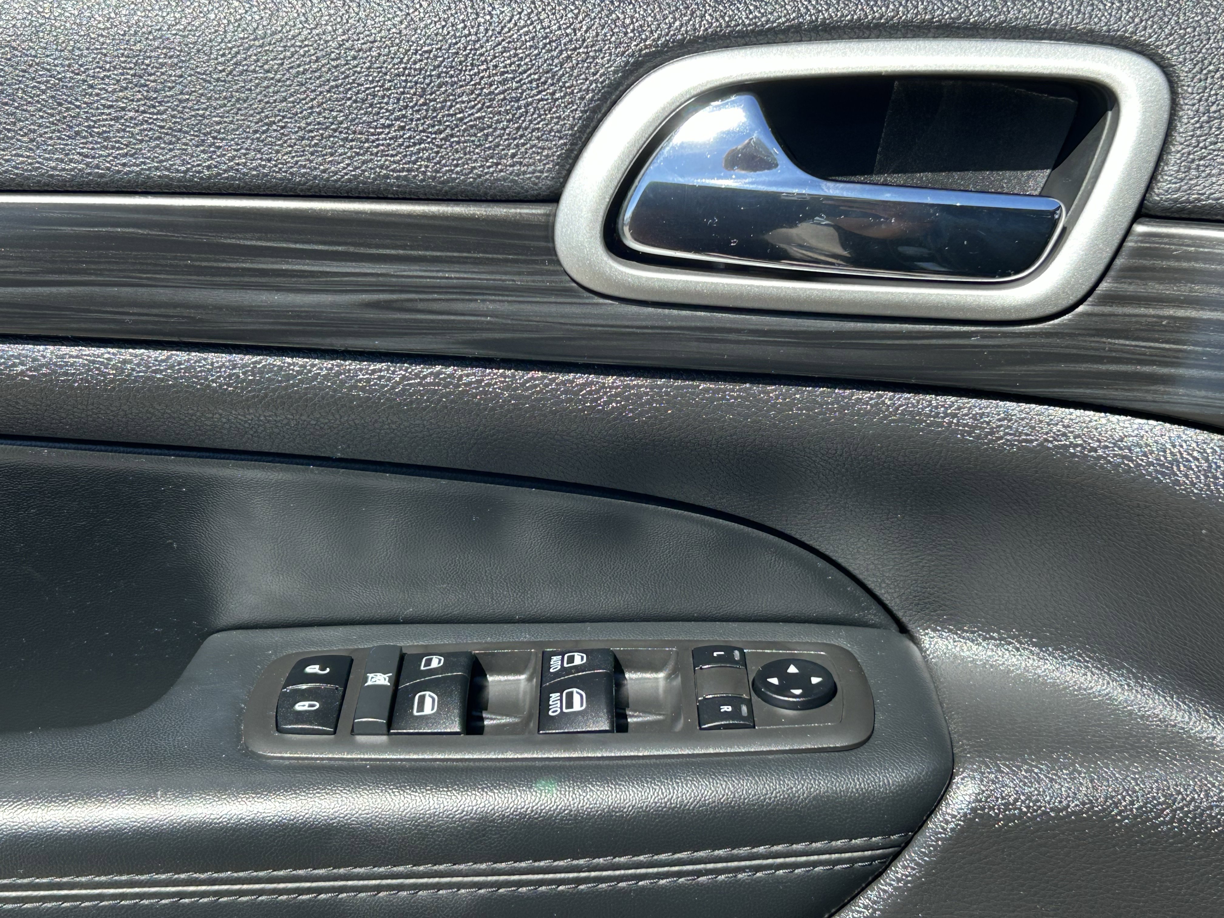 Certified 2021 Jeep Grand Cherokee Laredo X AWD/4WD image 21