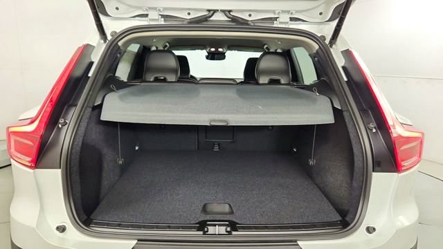 New 2026 Volvo XC40 B5 Core w/ Climate Package AWD/4WD image 37
