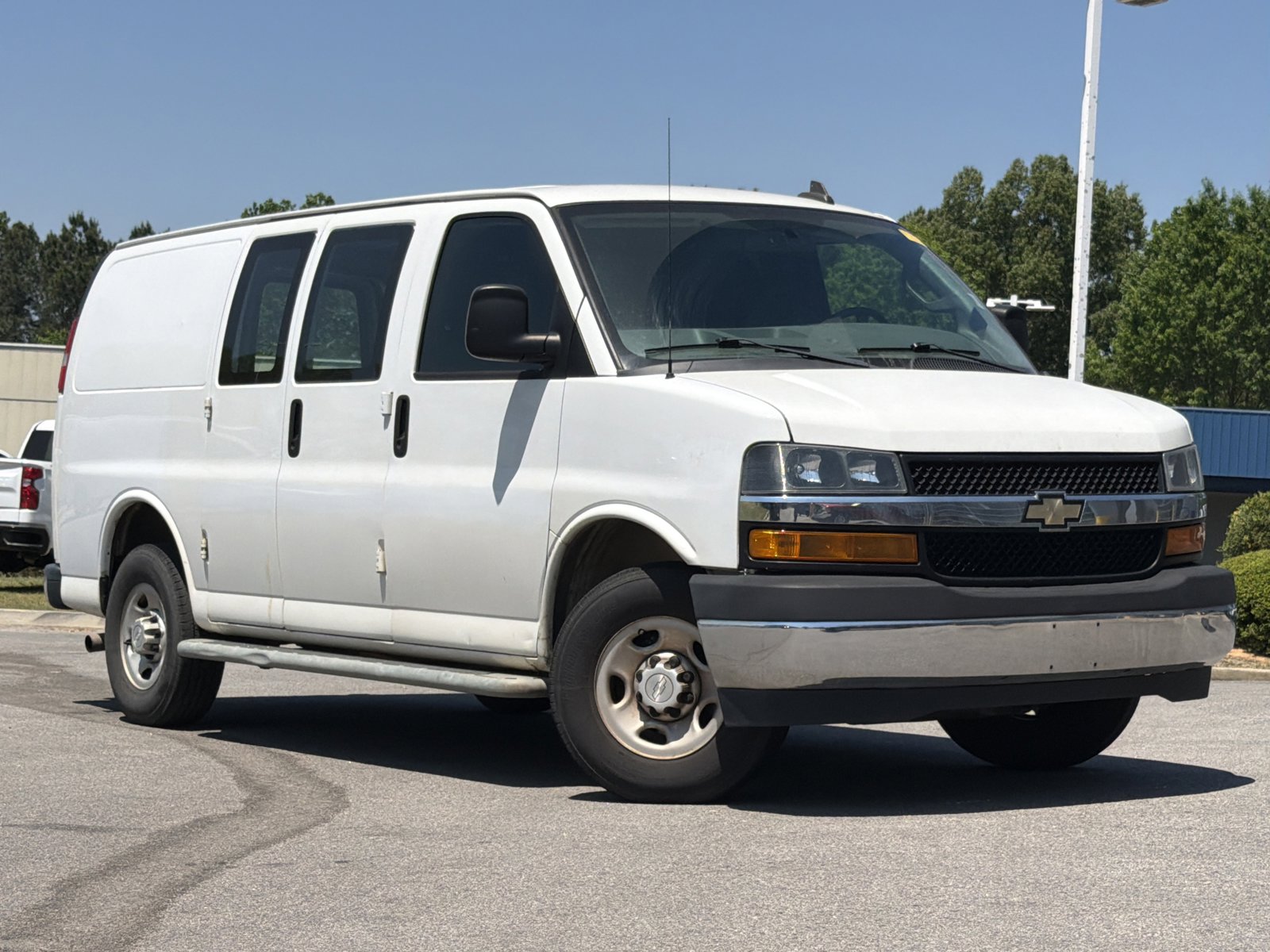 Used 2019 Chevrolet Express 2500 w/ Driver Convenience Package RWD image 2