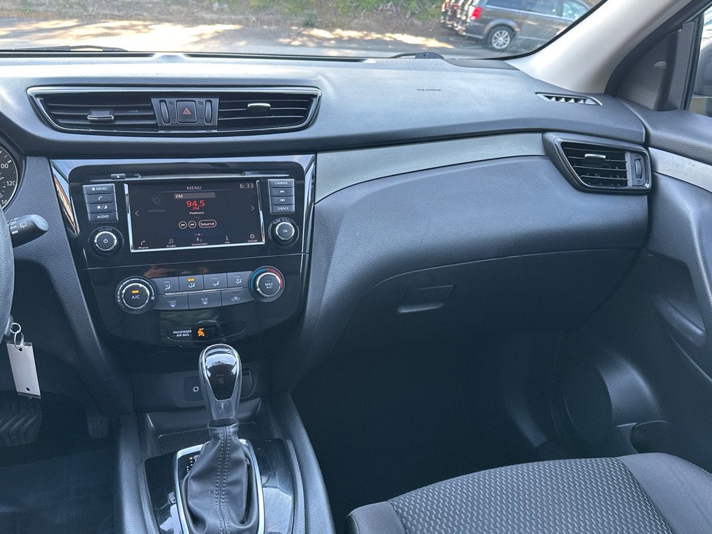 Used 2019 Nissan Rogue Sport S image 28