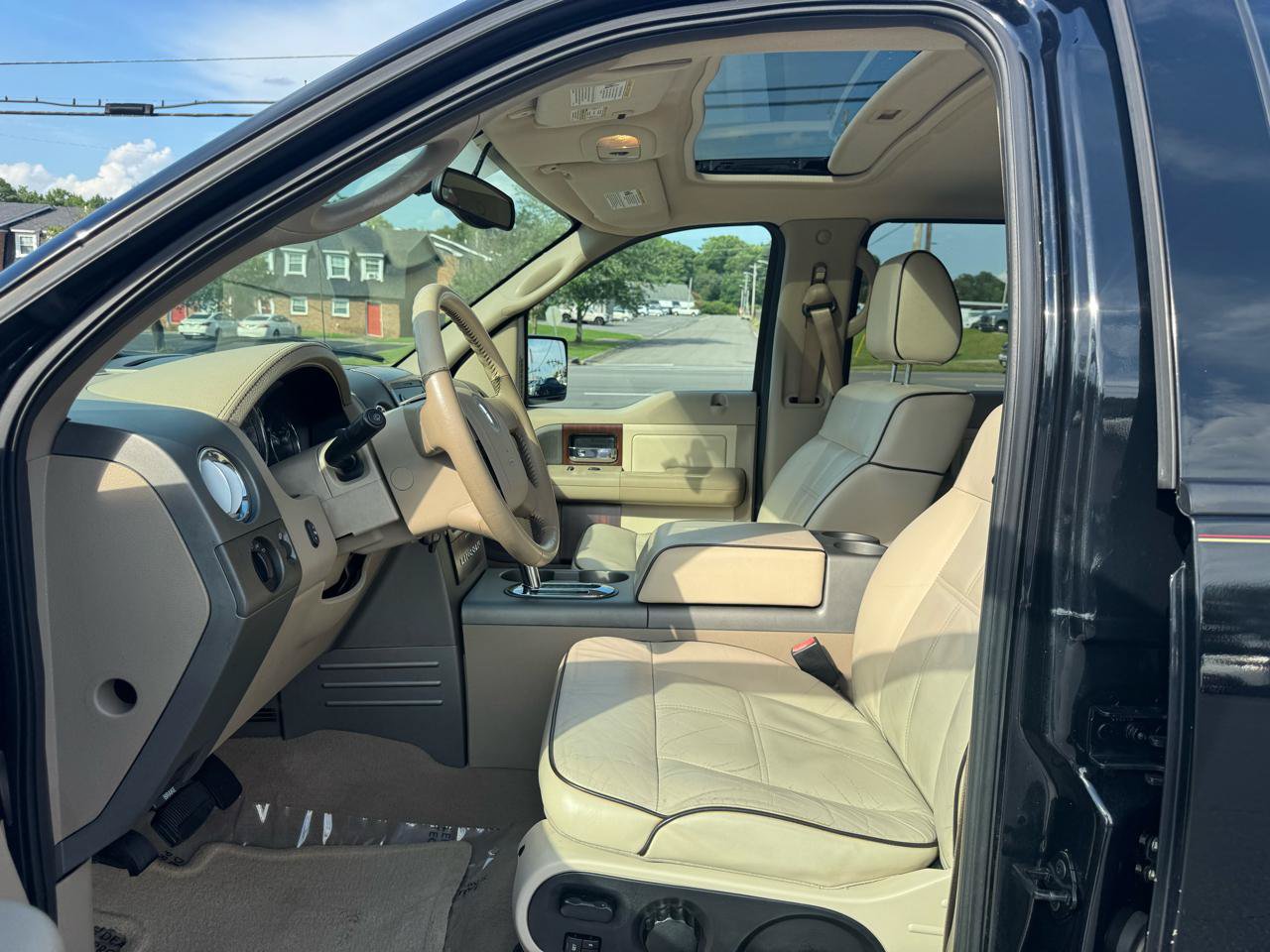 Used 2006 Lincoln Mark LT 4x4 image 14