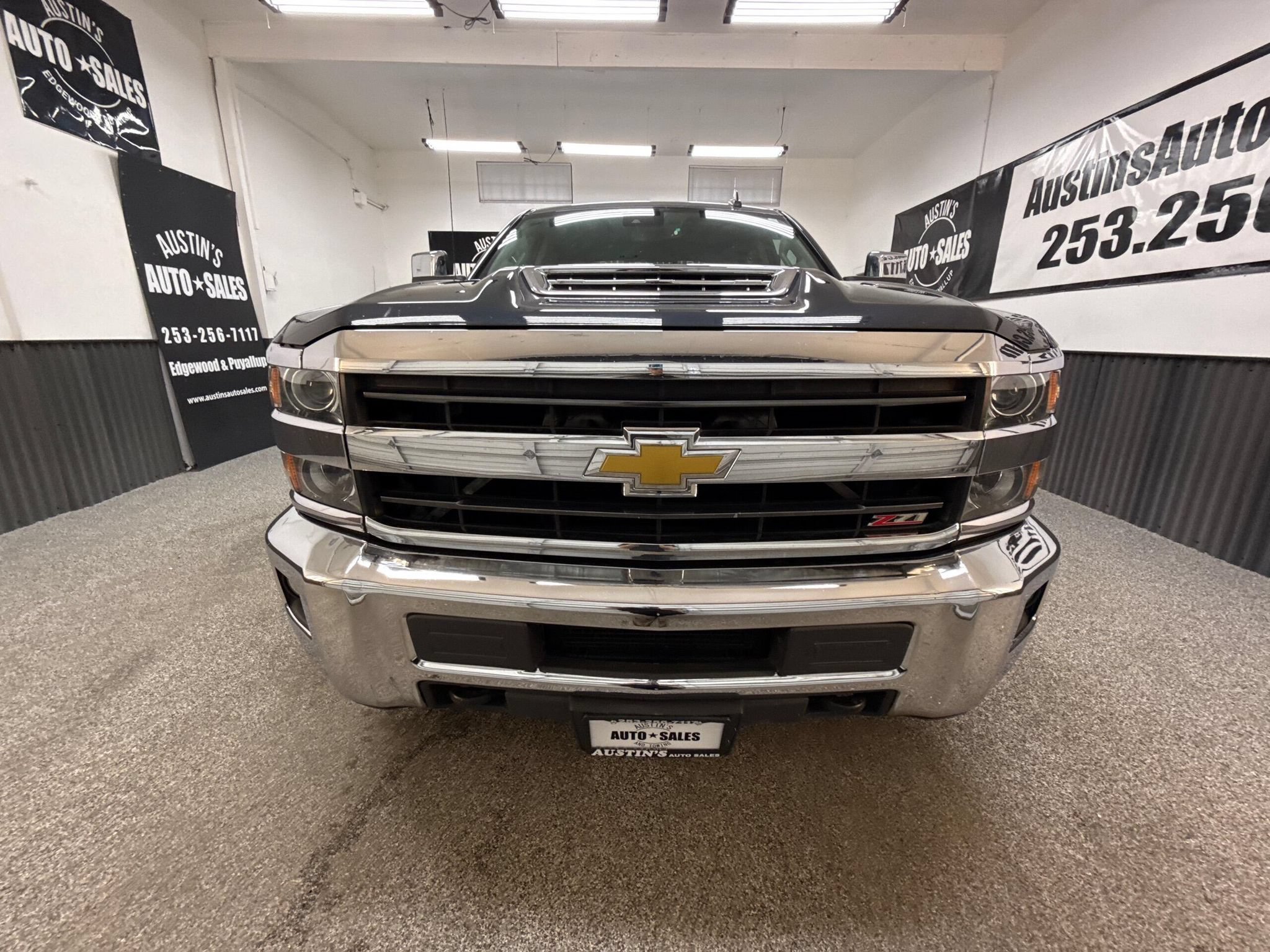 Used 2018 Chevrolet Silverado 3500 LTZ AWD/4WD image 5