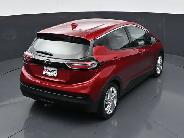 Used 2023 Chevrolet Bolt LT FWD image 32