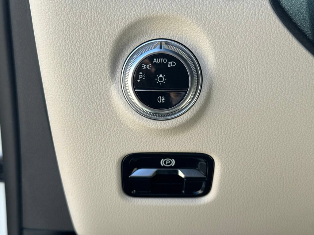 New 2026 Mercedes-Benz C 300 Sedan image 23
