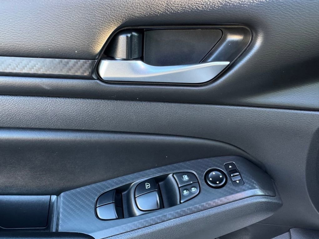 Used 2024 Nissan Altima 2.5 SV image 40