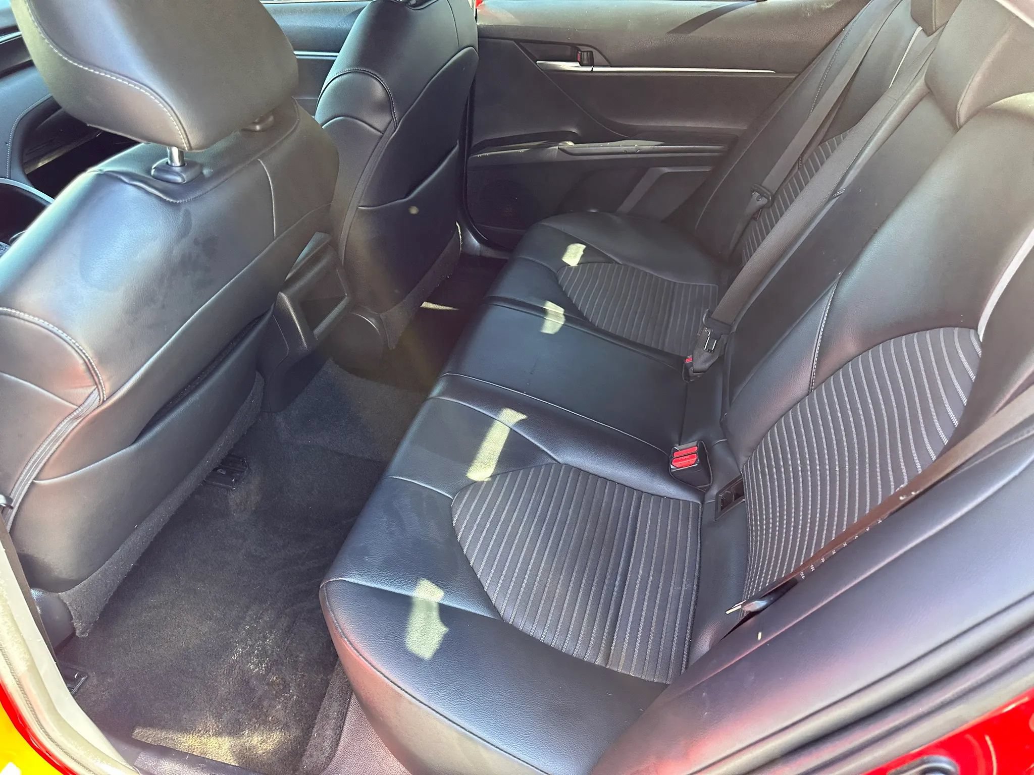 Used 2021 Toyota Camry SE FWD image 18