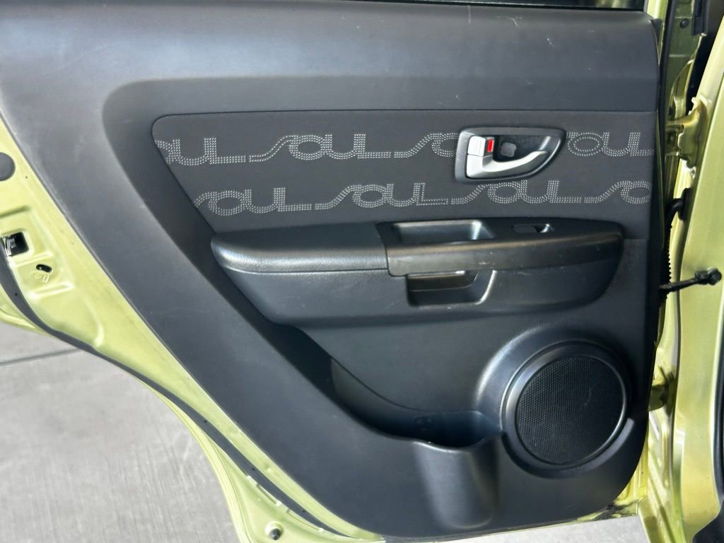Used 2013 Kia Soul + w/ Audio Pkg FWD image 26