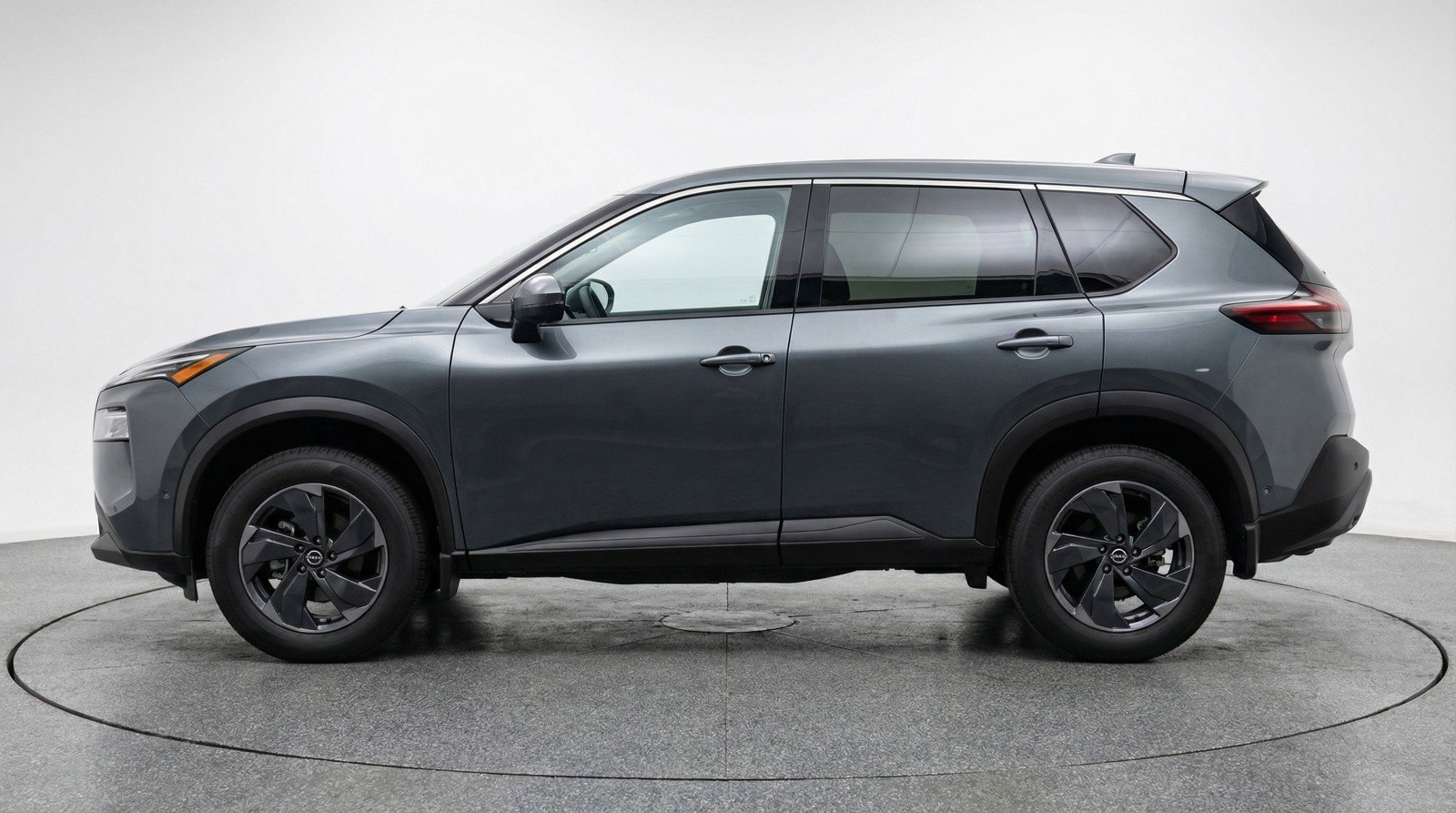 Used 2025 Nissan Rogue SV image 5