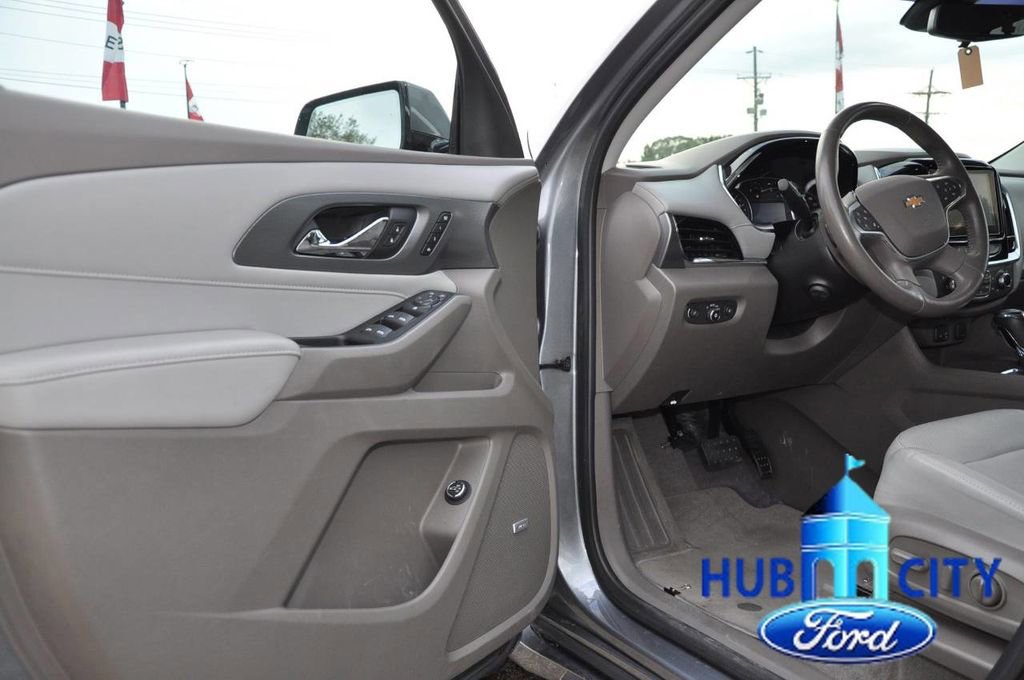 Used 2020 Chevrolet Traverse Premier image 11