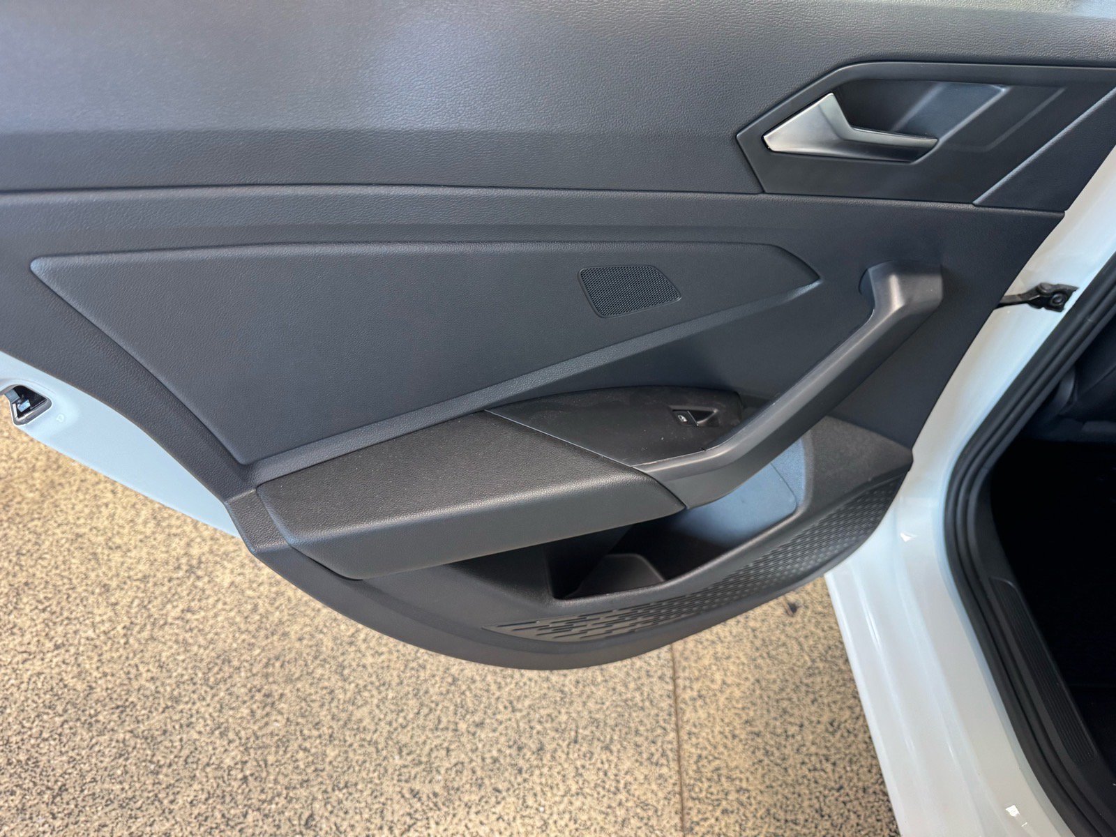 Used 2024 Volkswagen Jetta SE w/ Panoramic Sunroof Package FWD image 11