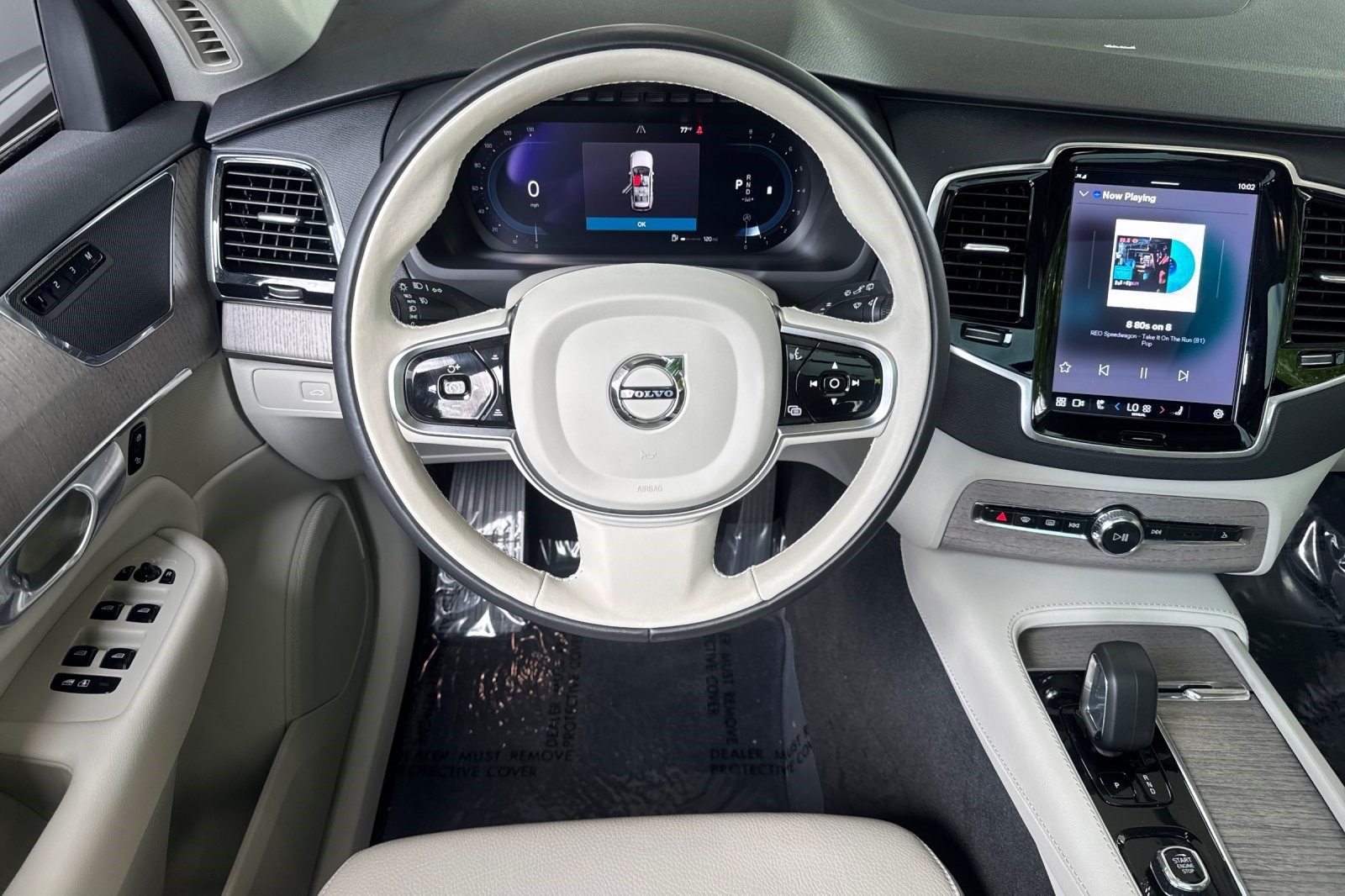 Used 2023 Volvo XC90 B5 Plus AWD/4WD image 29