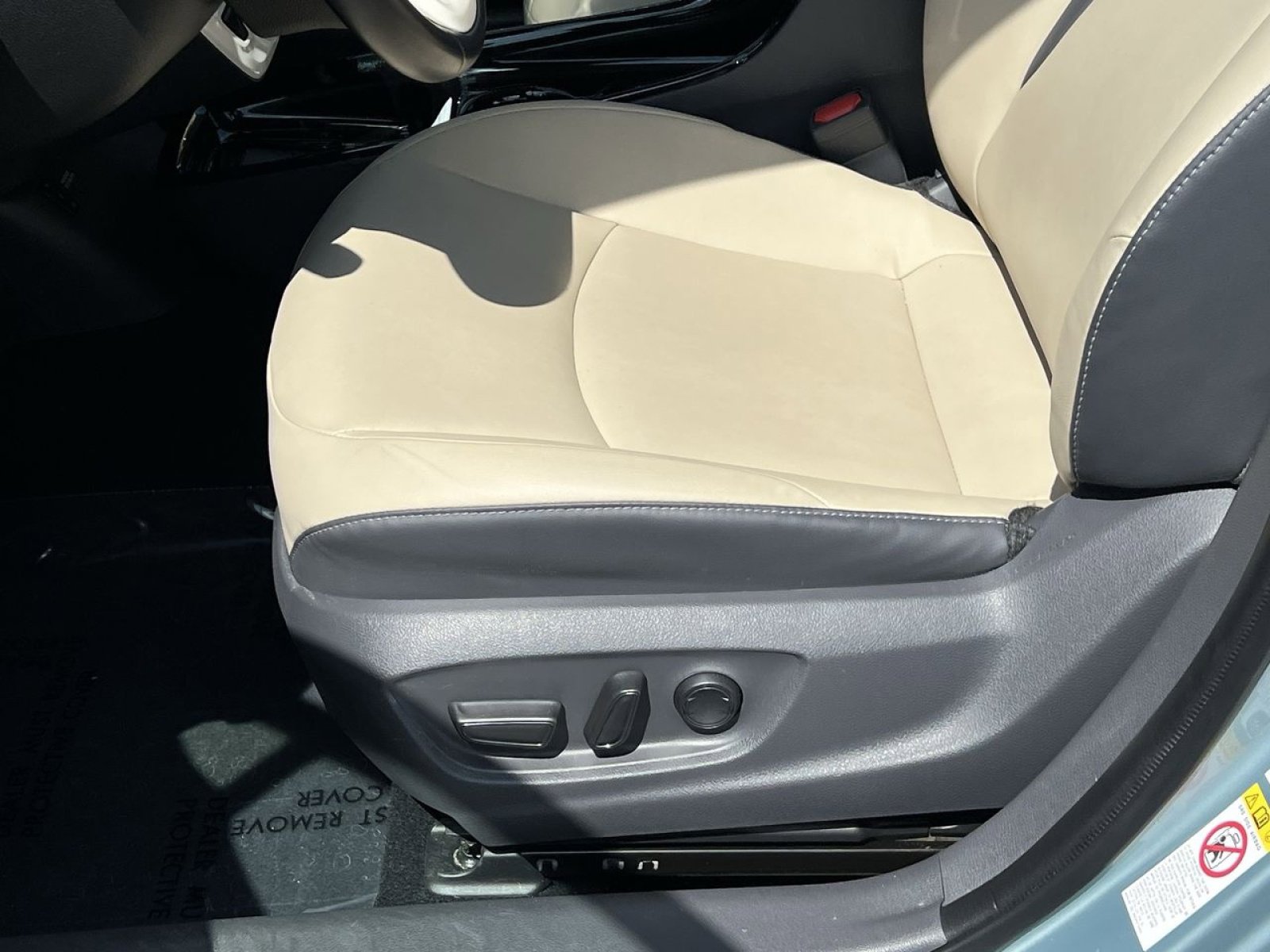 Used 2018 Toyota Prius Four w/ Advanced Technology Package FWD image 15