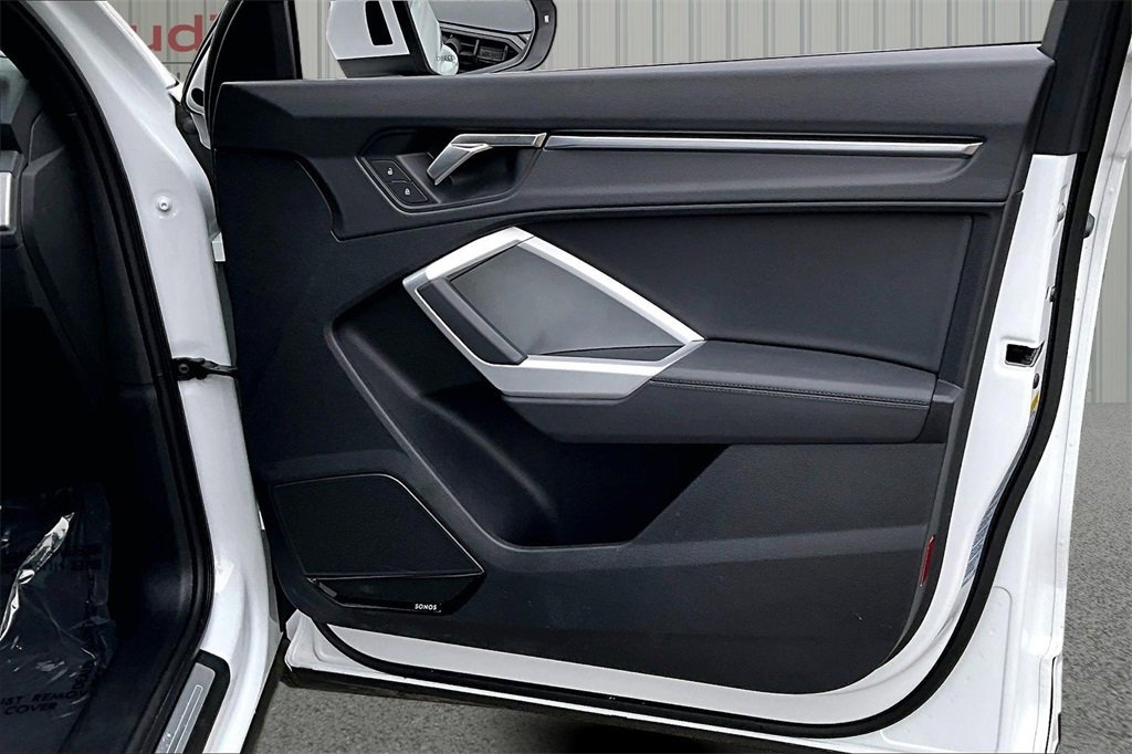 Used 2025 Audi Q3 2.0T Premium Plus w/ Premium Plus Package image 28