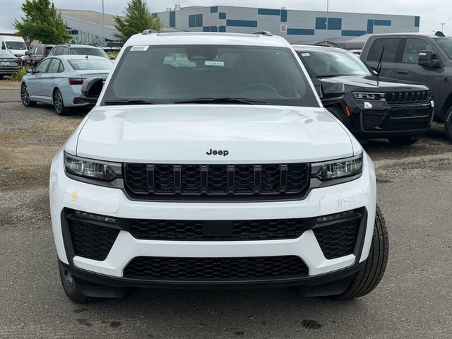 New 2026 Jeep Grand Cherokee L Limited w/ Limited Altitude Package AWD/4WD image 3