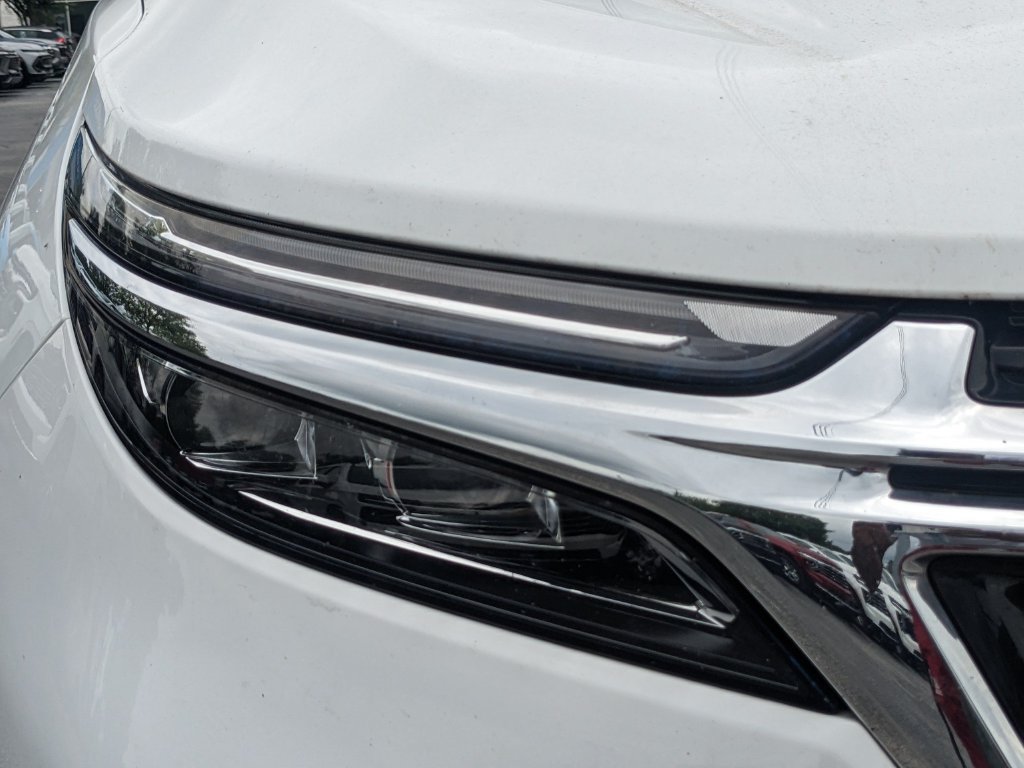 Used 2022 Chevrolet Equinox Premier AWD/4WD image 10