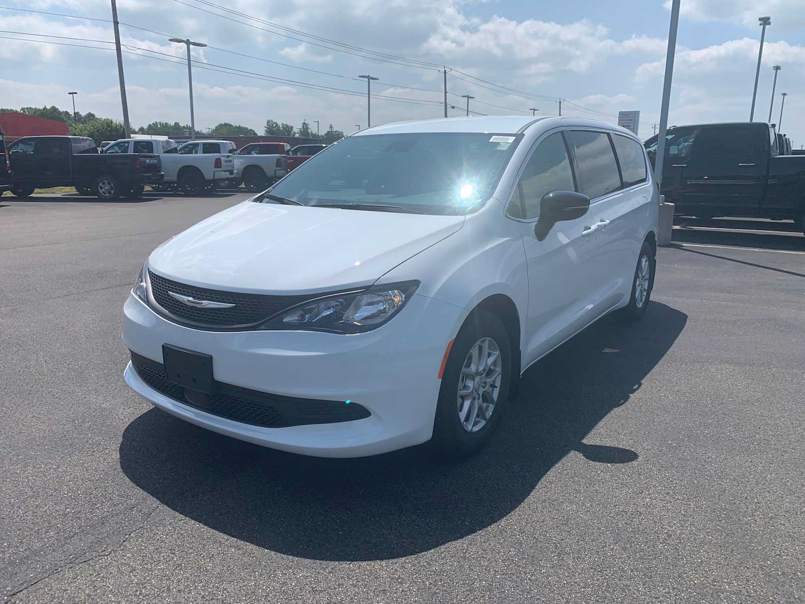New 2027 Chrysler Pacifica LX FWD image 1