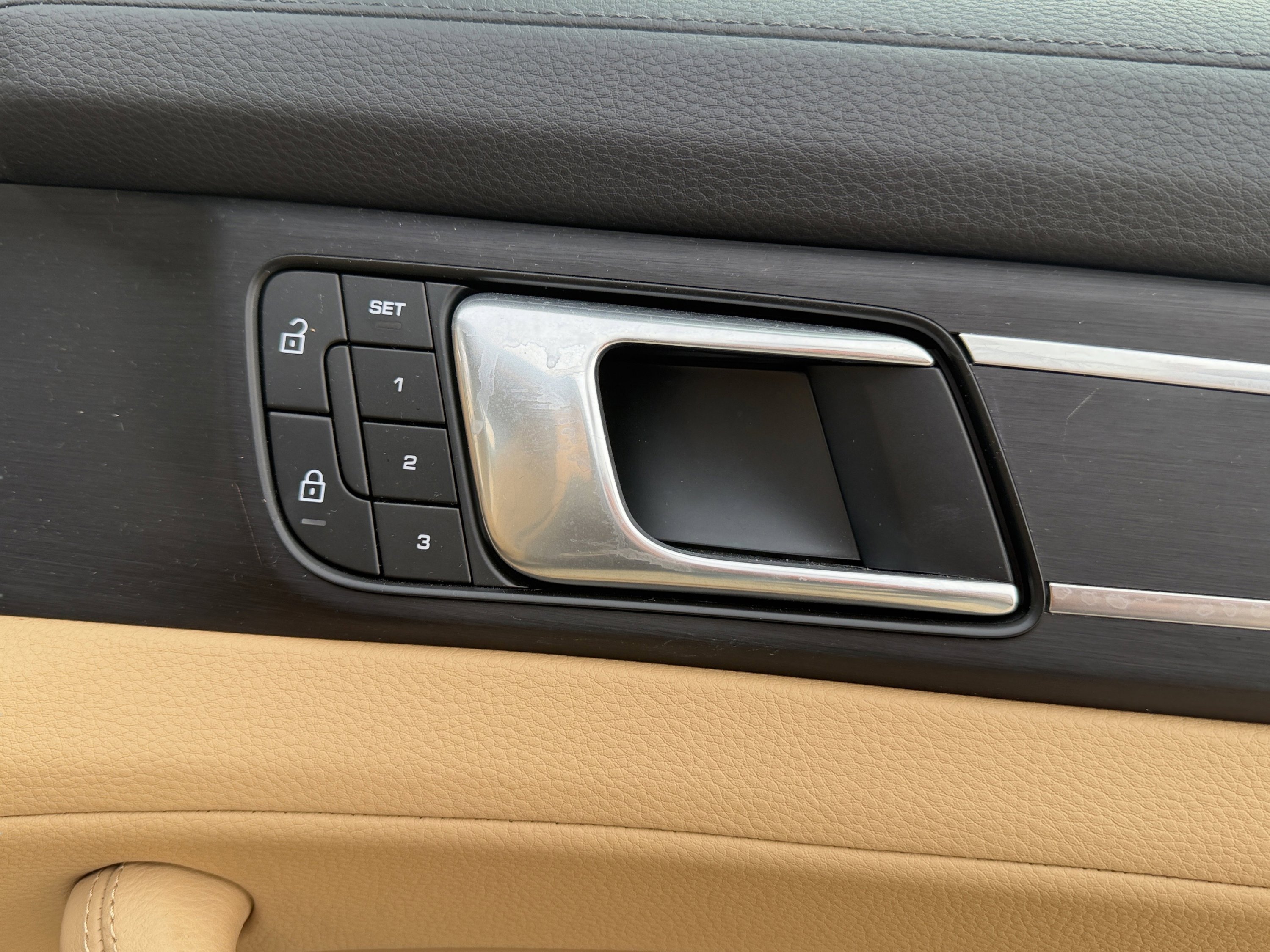 Used 2023 Porsche Panamera 4 Platinum Edition image 79