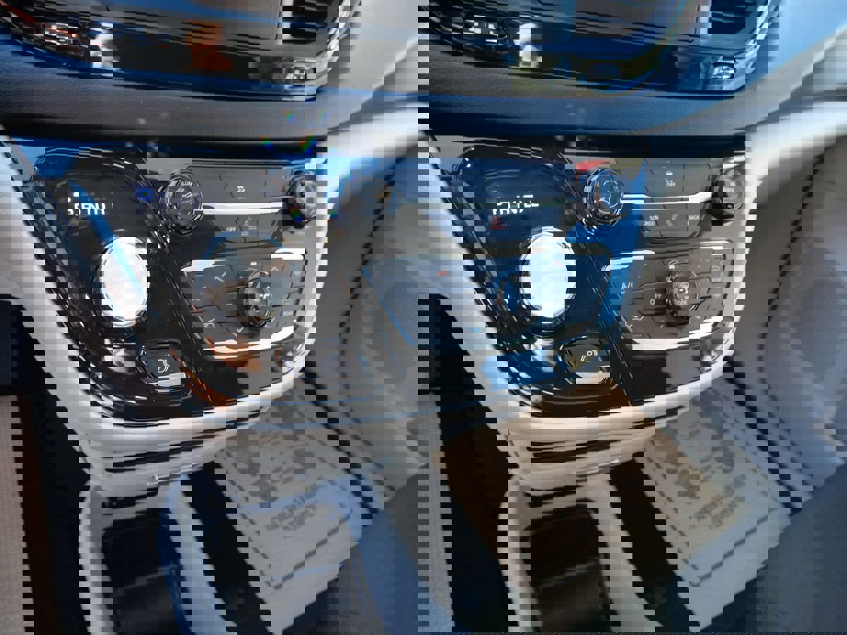 Used 2017 Chrysler Pacifica LX image 14