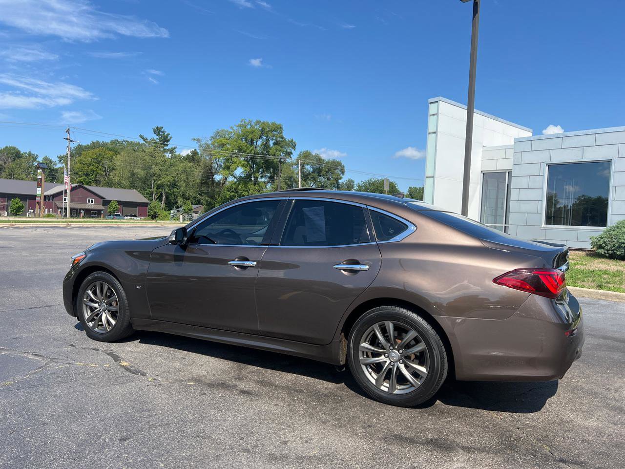Used 2019 INFINITI Q70 Luxe RWD image 4