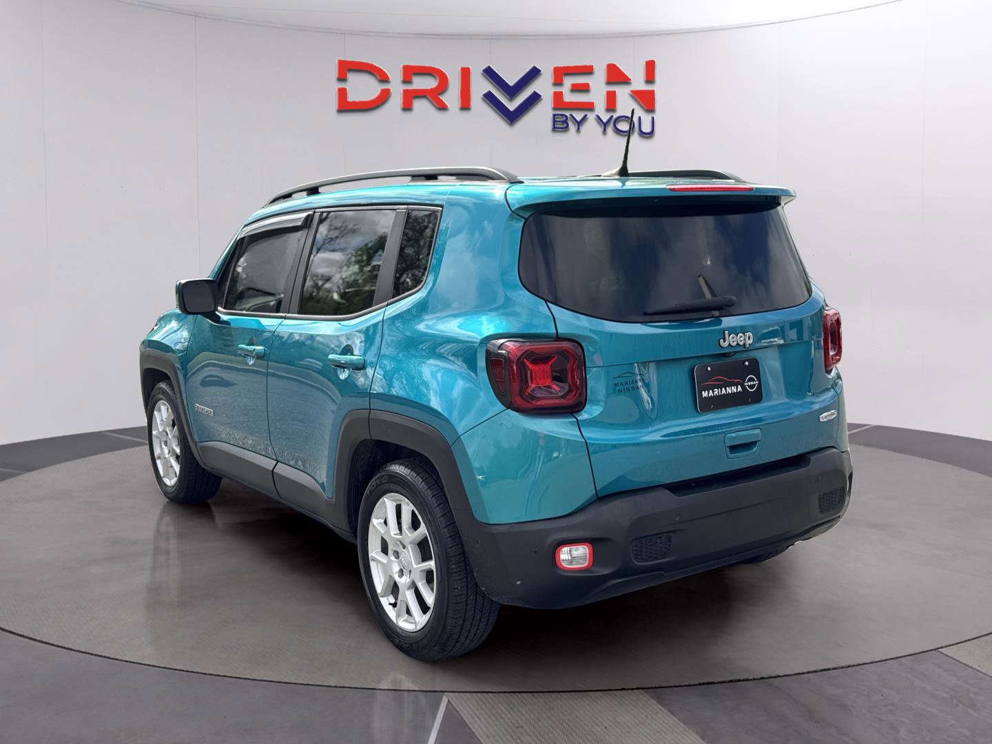 Used 2021 Jeep Renegade Latitude w/ Luxury Group I image 3