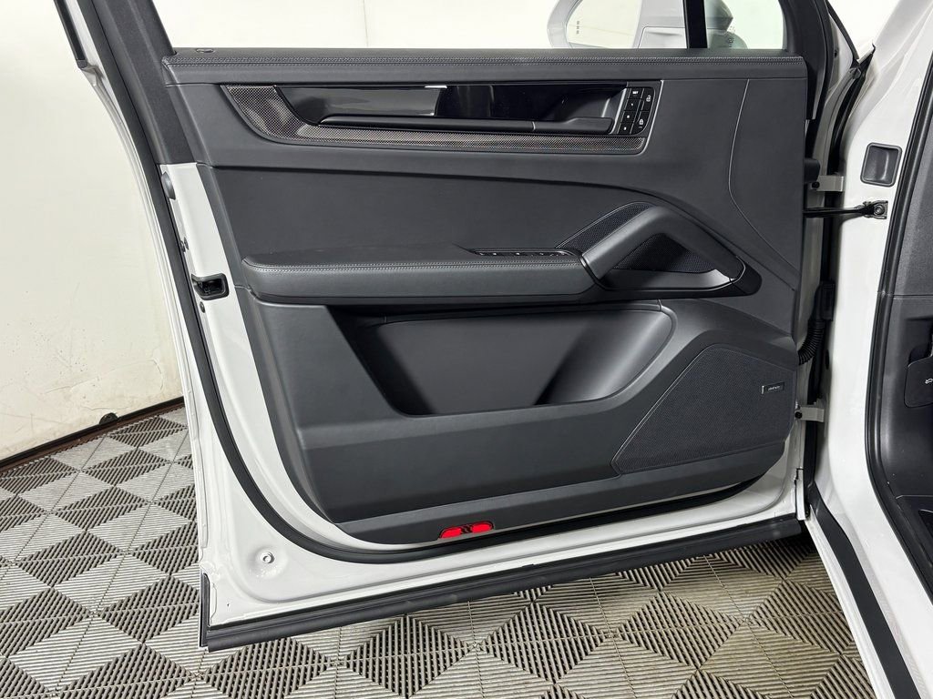 New 2026 Porsche Cayenne GTS AWD/4WD image 16