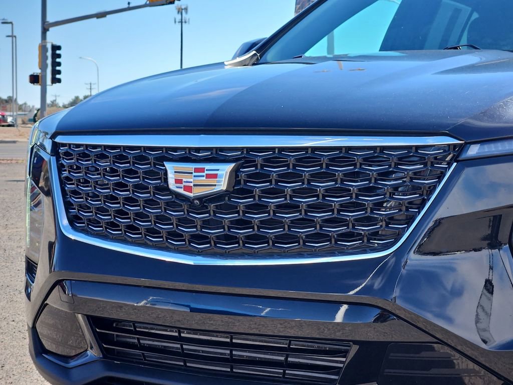 Used 2025 Cadillac XT4 Premium Luxury image 7