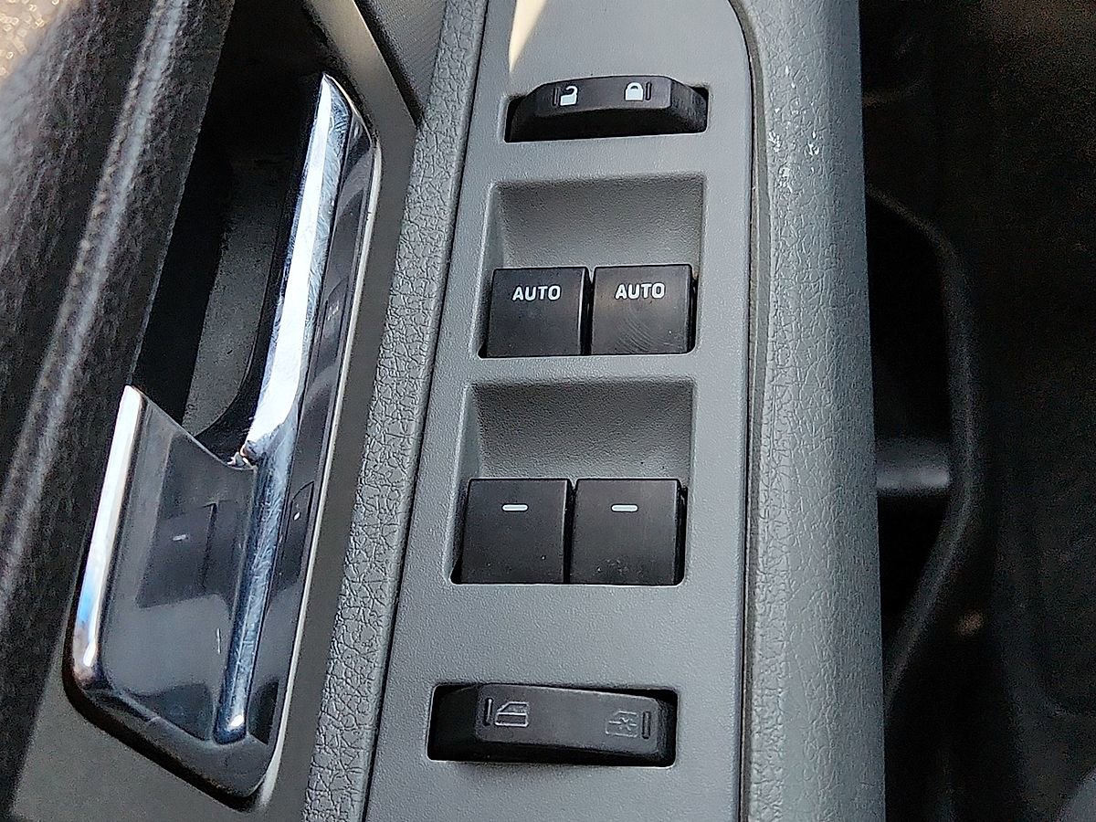 Used 2011 Ford F150 STX w/ Communications Pkg RWD image 9