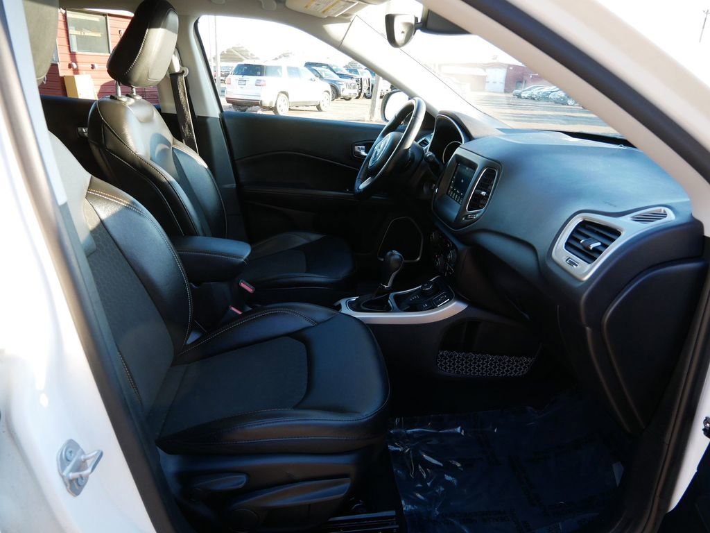 Used 2018 Jeep Compass Latitude w/ Popular Equipment Group image 8